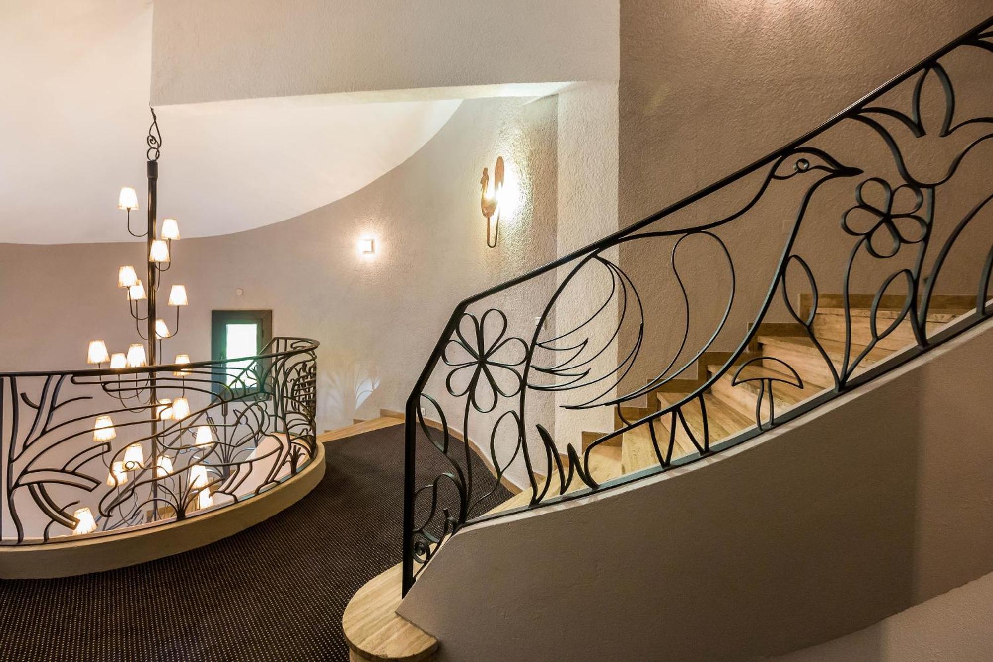 Hotel & Spa Les Bartavelles Crots Buitenkant foto