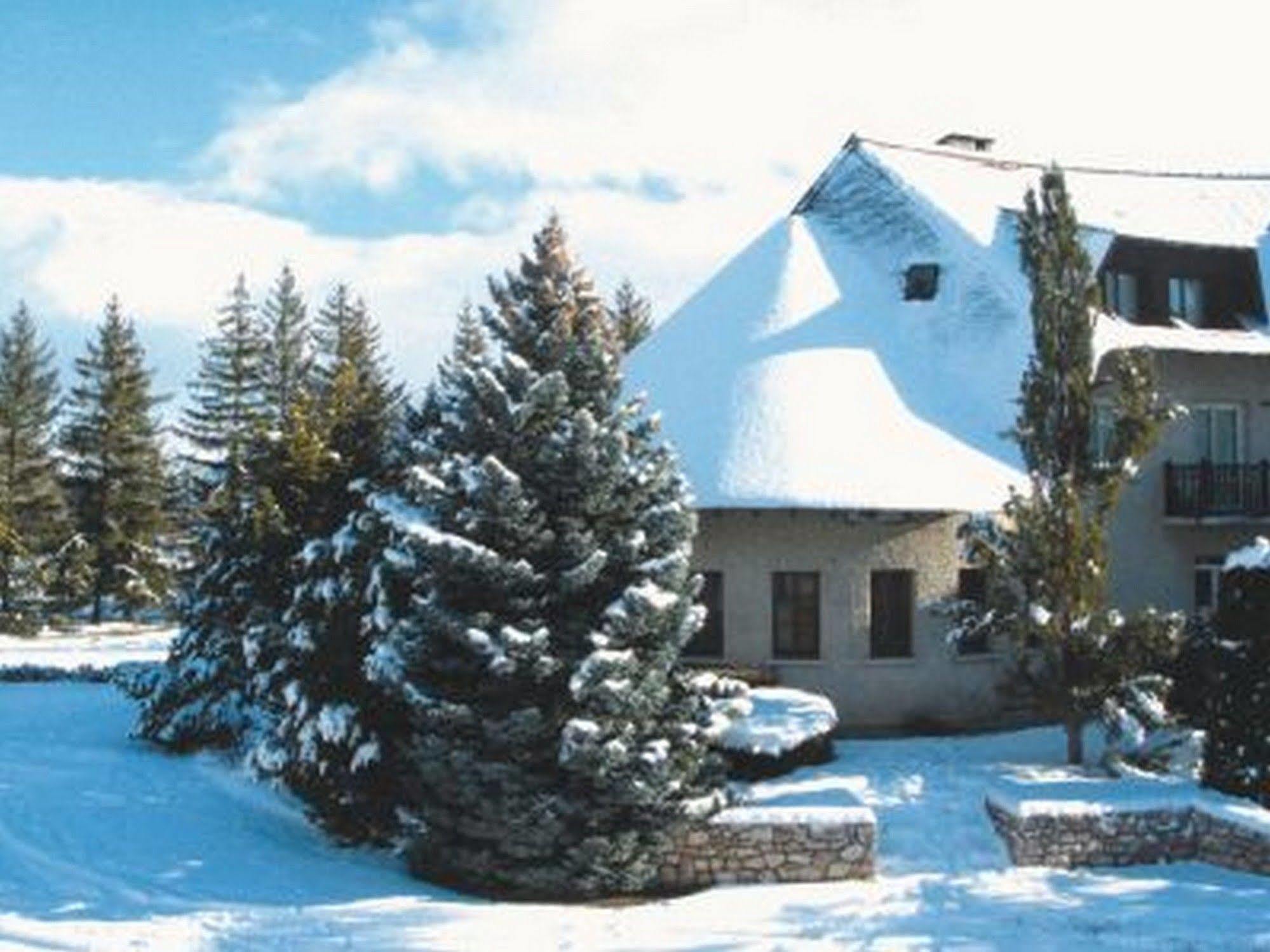 Hotel & Spa Les Bartavelles Crots Buitenkant foto