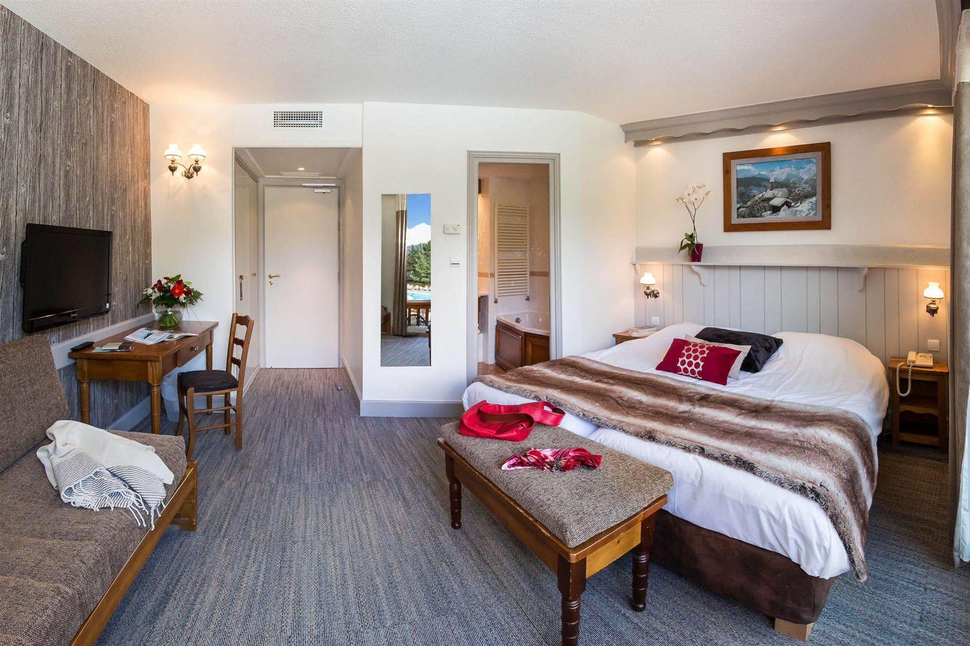Hotel & Spa Les Bartavelles Crots Buitenkant foto