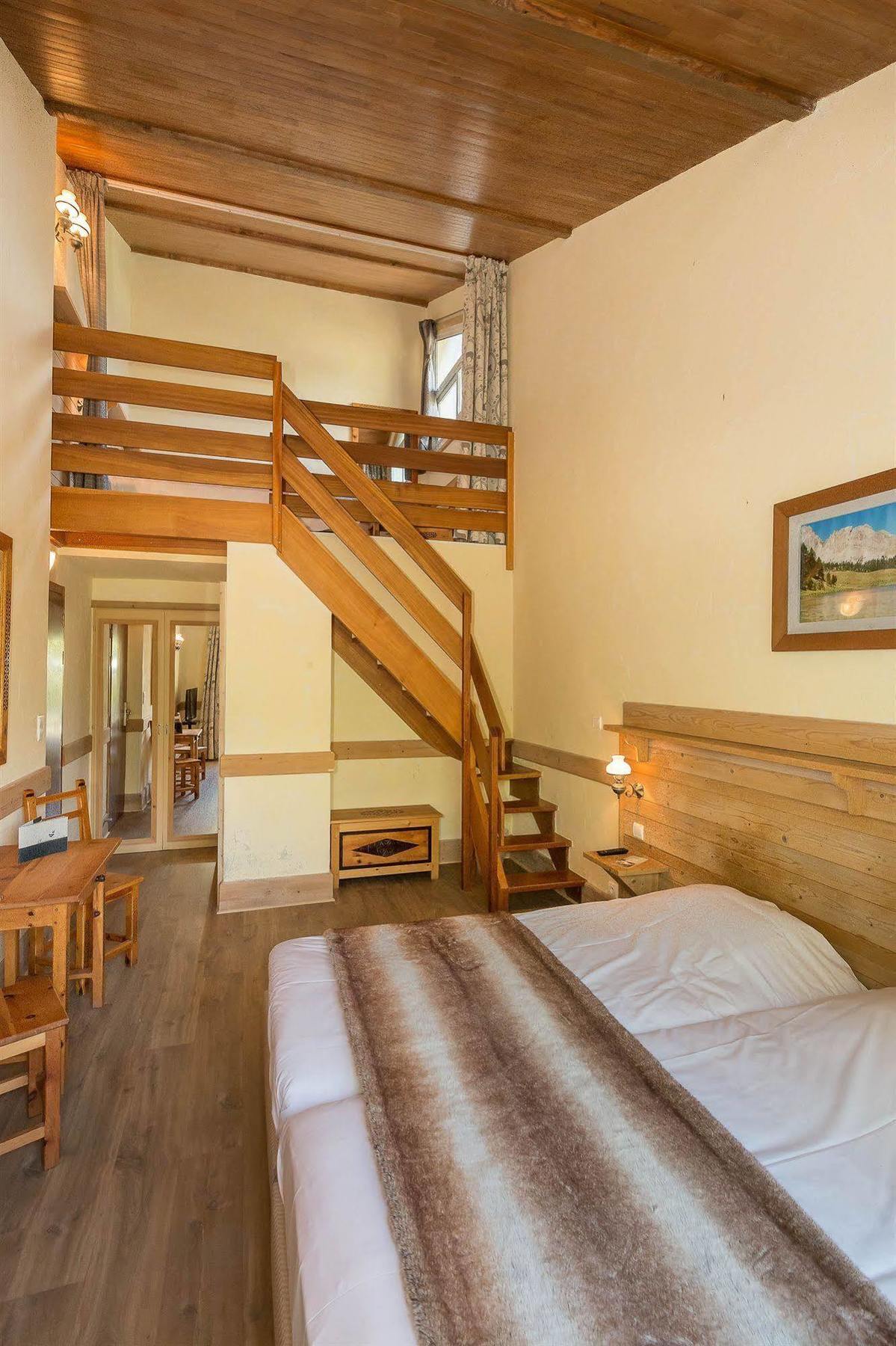 Hotel & Spa Les Bartavelles Crots Buitenkant foto