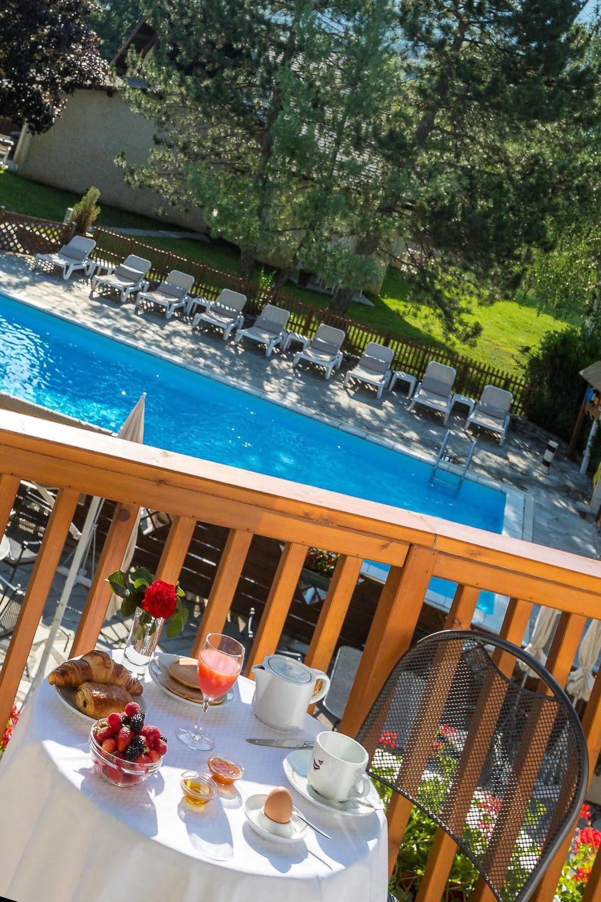 Hotel & Spa Les Bartavelles Crots Buitenkant foto