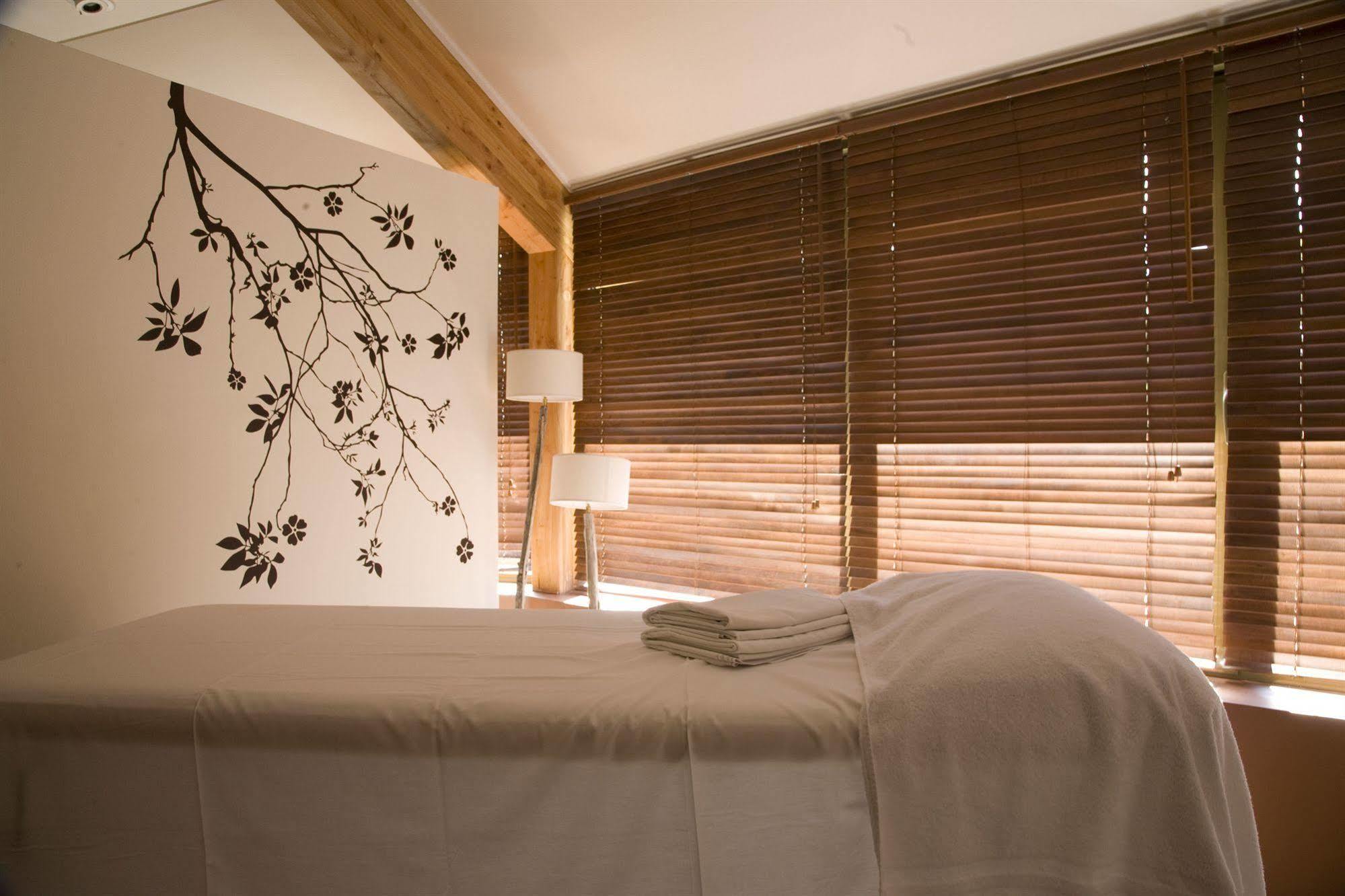 Hotel & Spa Les Bartavelles Crots Buitenkant foto