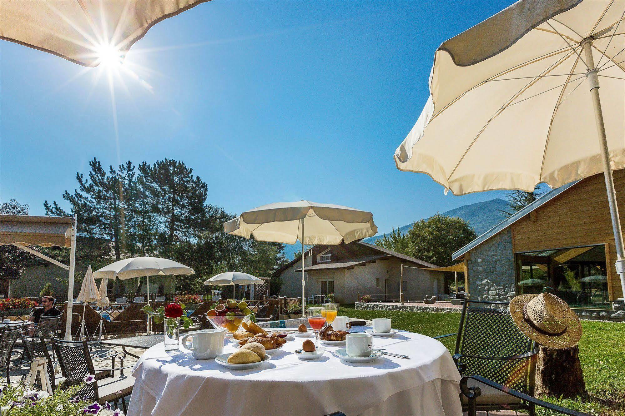 Hotel & Spa Les Bartavelles Crots Buitenkant foto